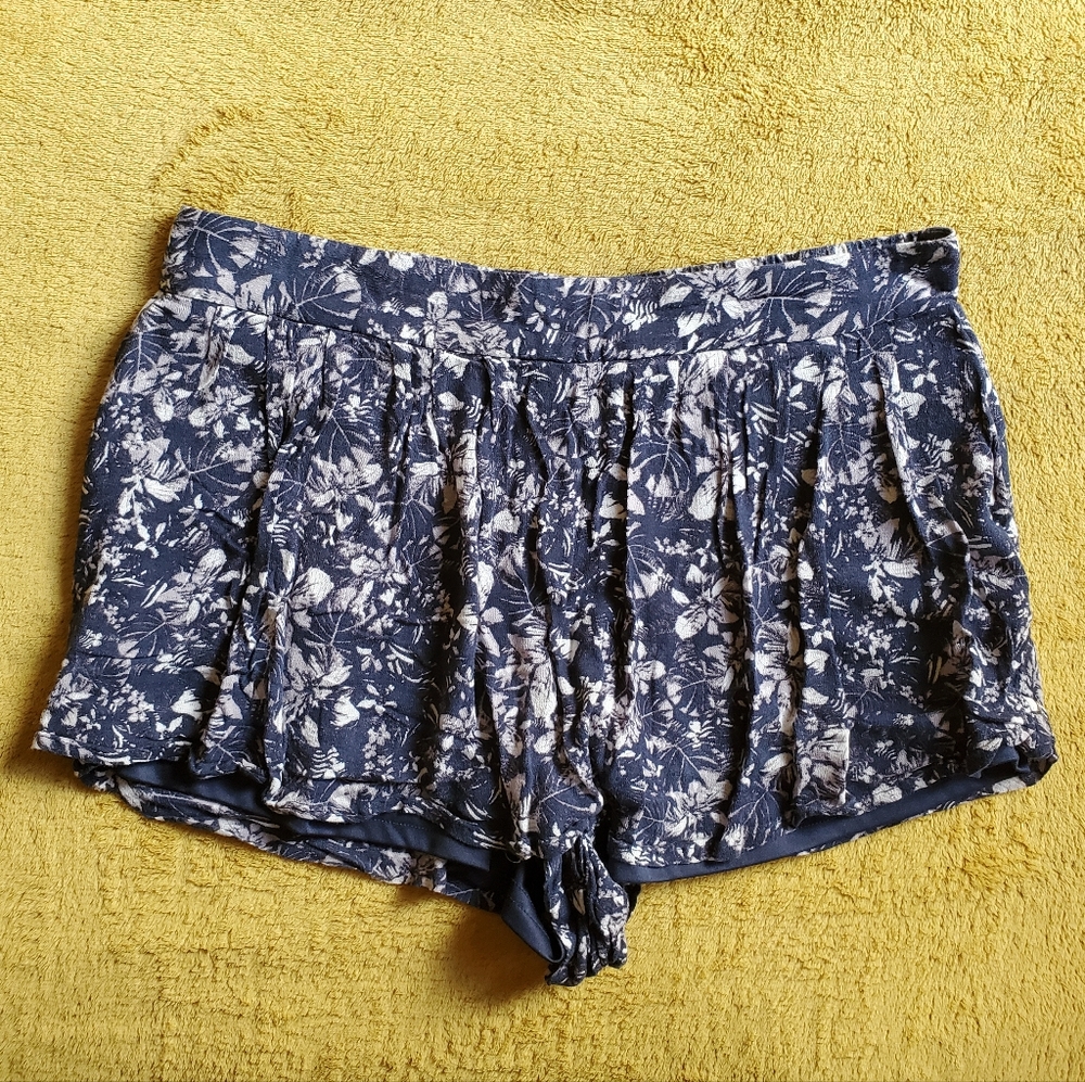 Vera Wang Shorts